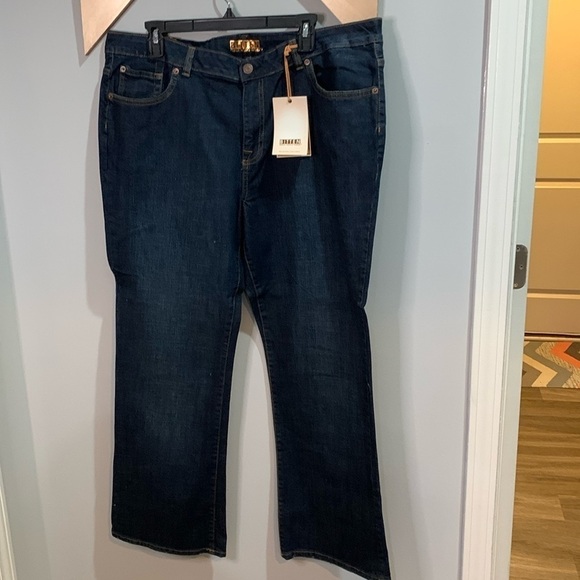 Bitten by Sarah Jessica Parker premium bootleg jeans, size 18 short - Picture 1 of 5